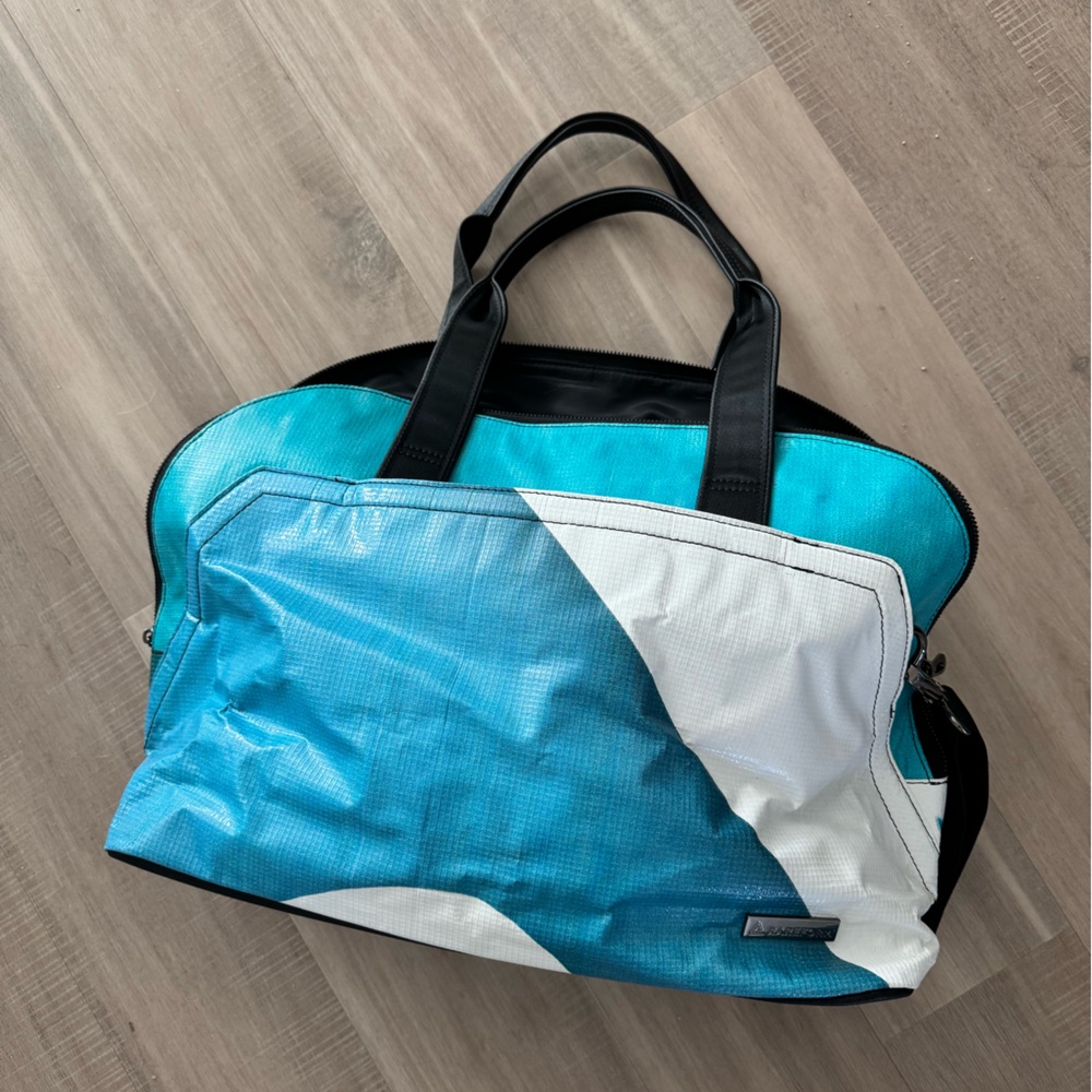 Rareform Maya Crossbody Tote Bag Teal and White
